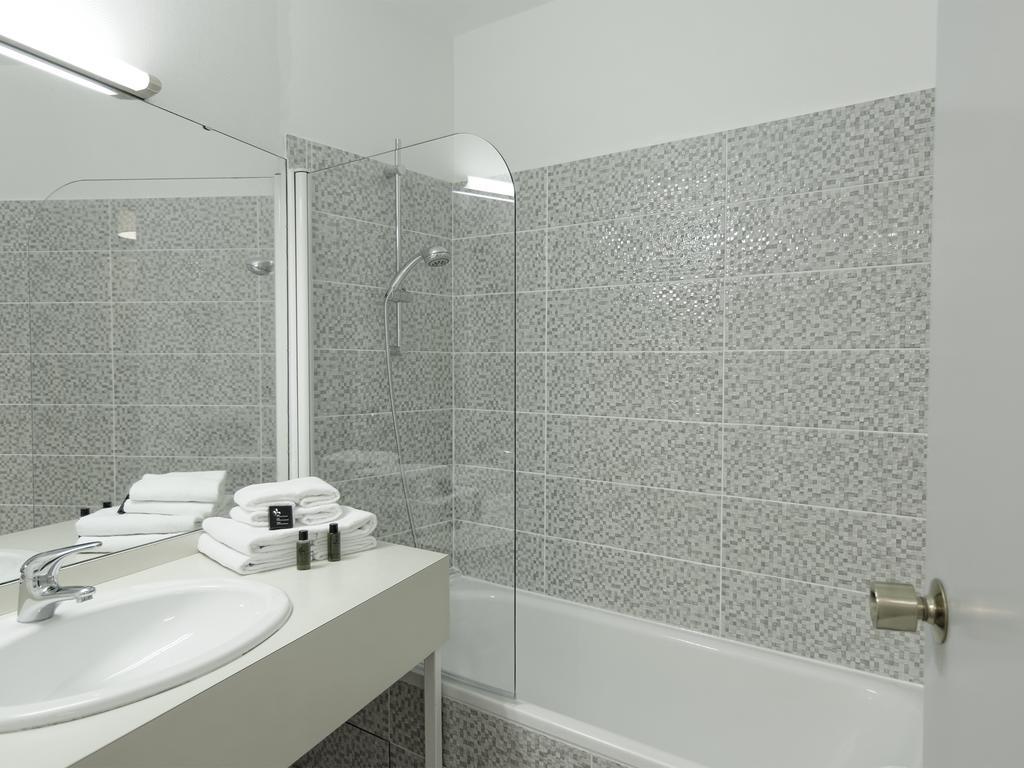 Hotel Le Chantereigne Les Noes-pres-Troyes Экстерьер фото