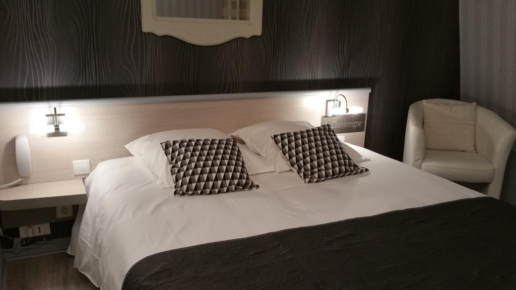 Hotel Le Chantereigne Les Noes-pres-Troyes Экстерьер фото