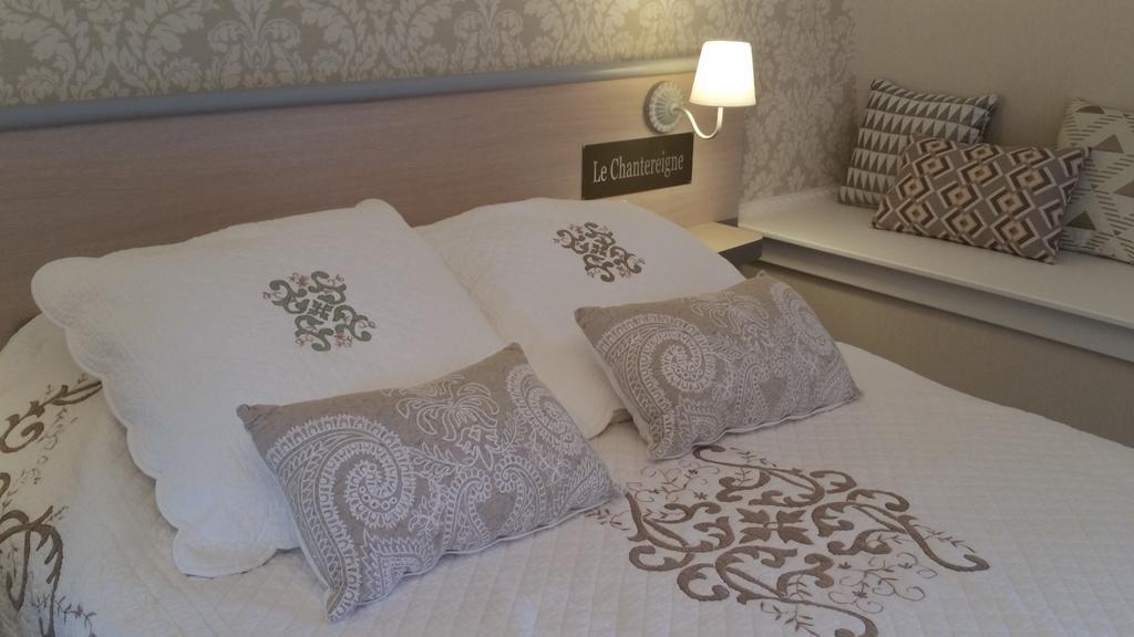 Hotel Le Chantereigne Les Noes-pres-Troyes Экстерьер фото