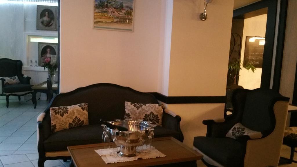 Hotel Le Chantereigne Les Noes-pres-Troyes Экстерьер фото
