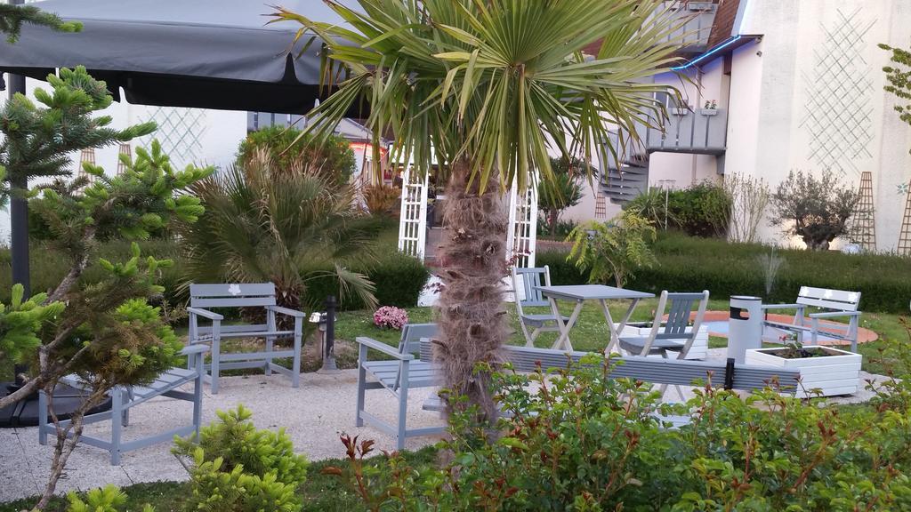 Hotel Le Chantereigne Les Noes-pres-Troyes Экстерьер фото