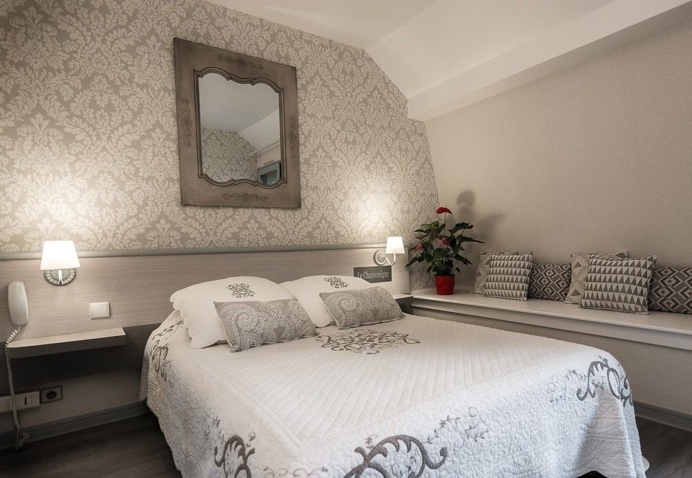 Hotel Le Chantereigne Les Noes-pres-Troyes Экстерьер фото