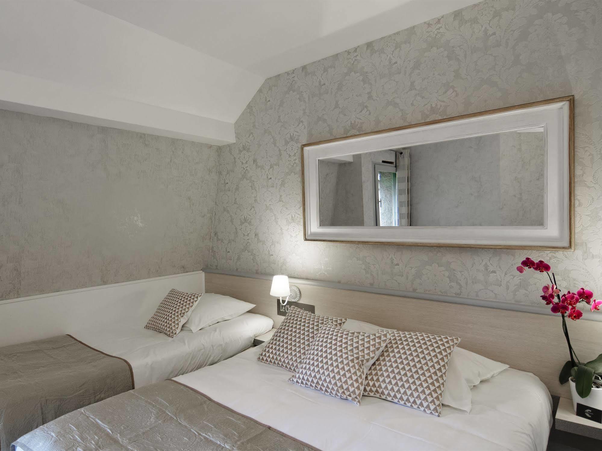 Hotel Le Chantereigne Les Noes-pres-Troyes Экстерьер фото