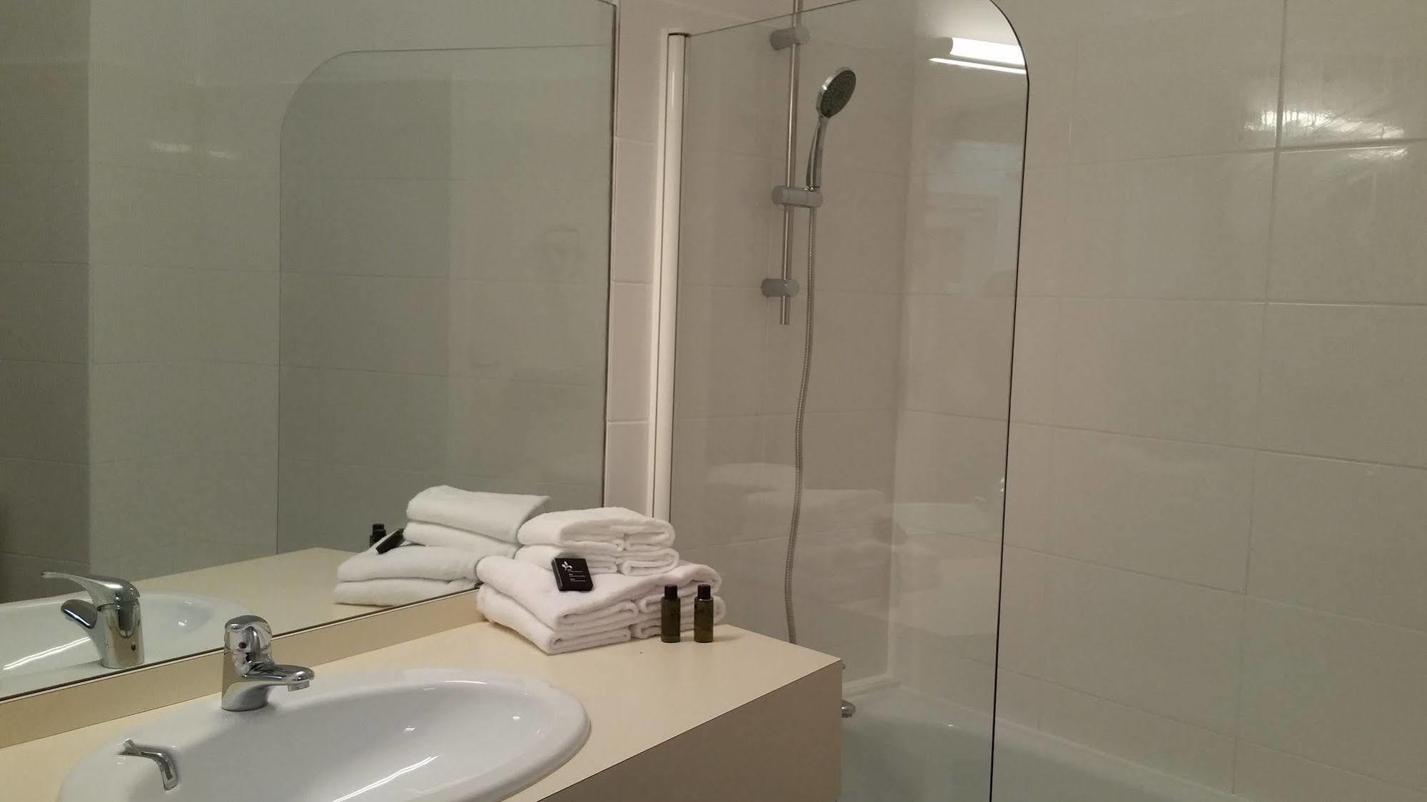 Hotel Le Chantereigne Les Noes-pres-Troyes Экстерьер фото