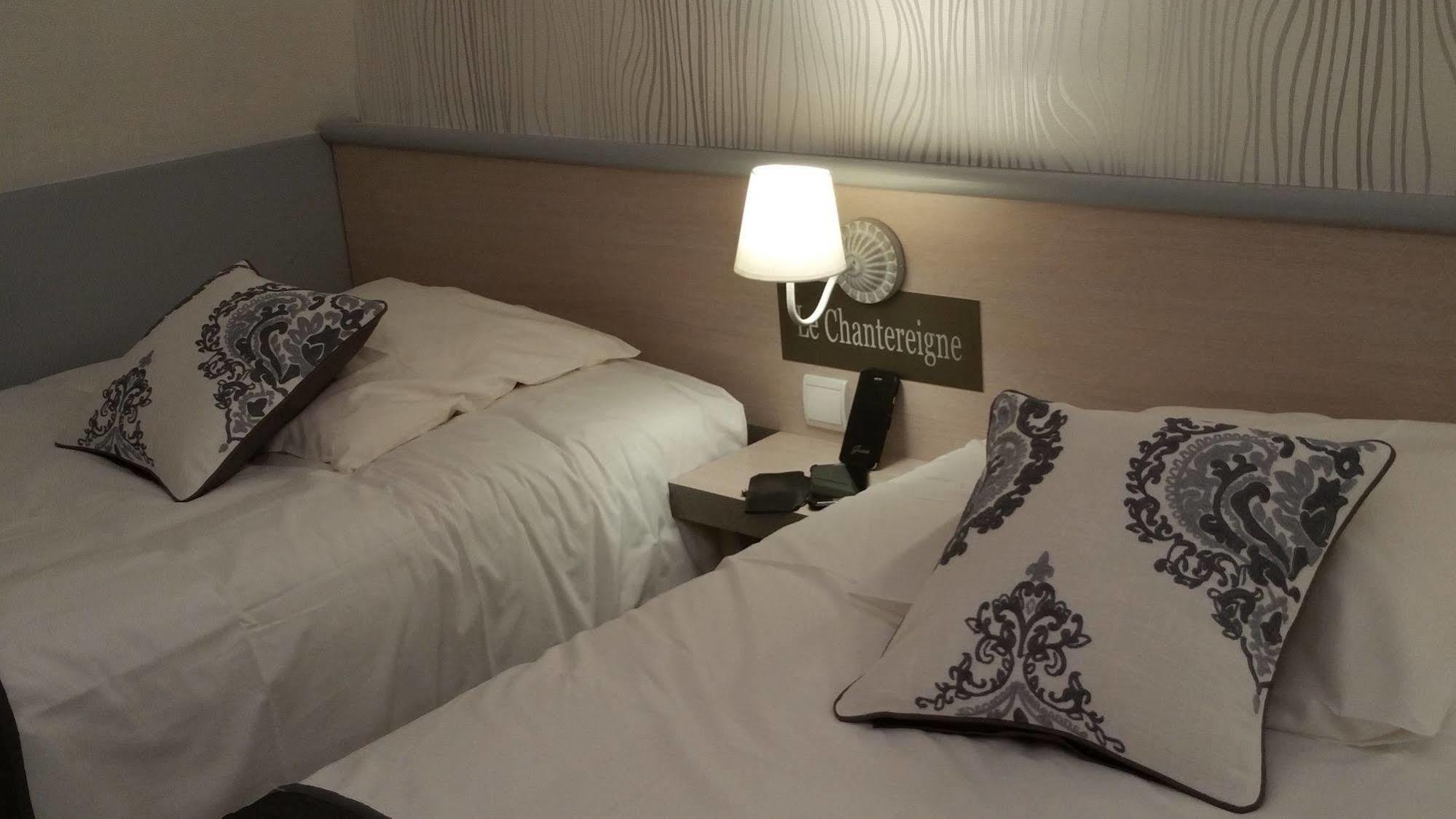 Hotel Le Chantereigne Les Noes-pres-Troyes Экстерьер фото